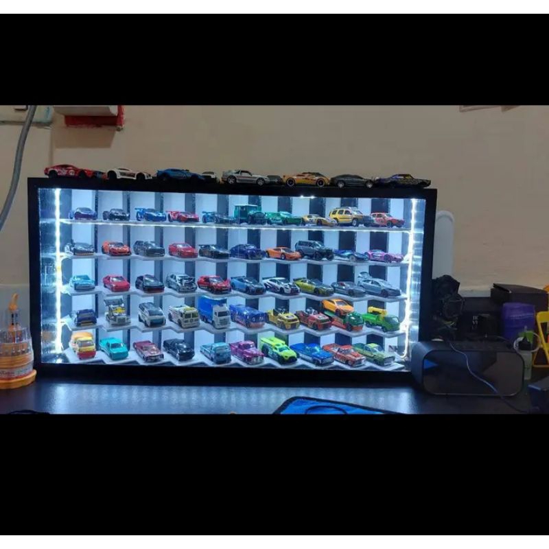 rak hotwheels serong isi 50slot+penutup akrilik+led