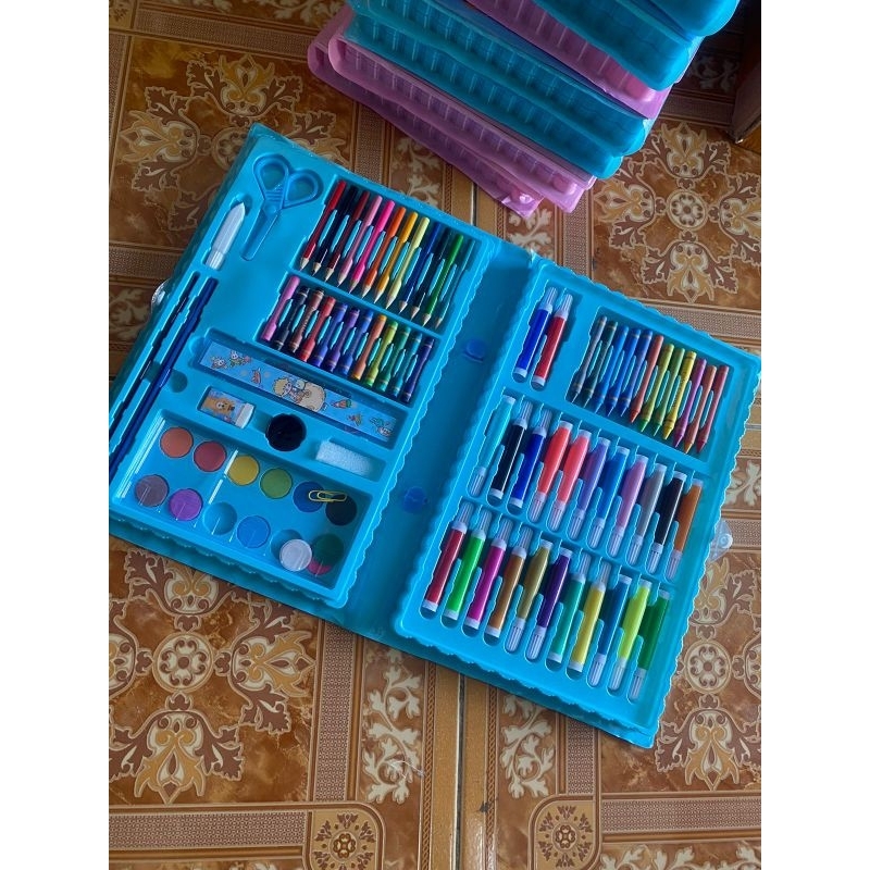 

Crayon set