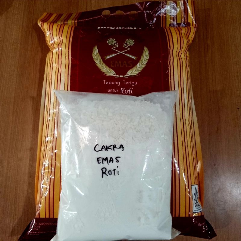 

TEPUNG TERIGU CAKRA KEMBAR MAS ROTI REPACK 1 KG