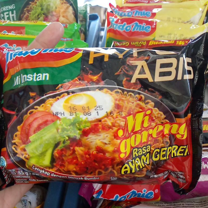 

indomie goreng ayam geprek