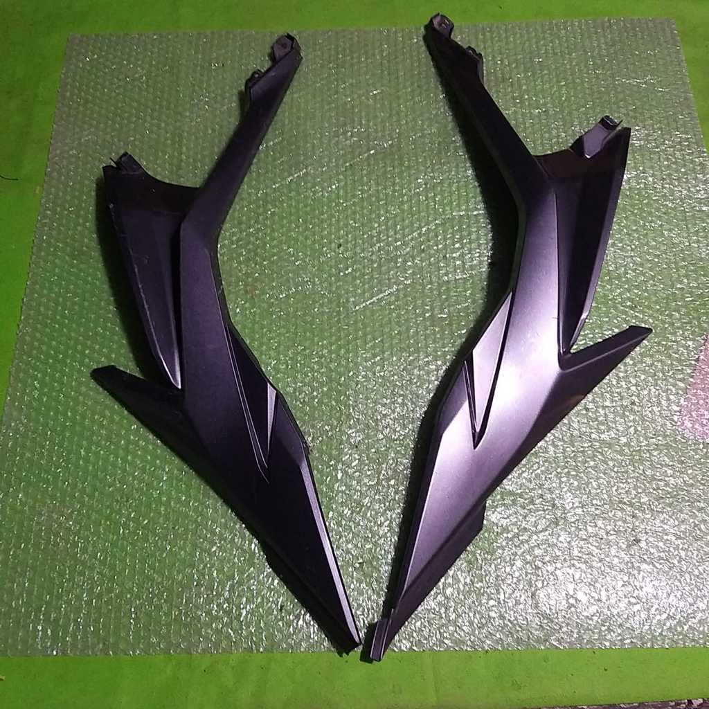 Cowl B R L middle cbr 150r Facelift,Sambungan fairing kanan kiri cbr 150r Facelift