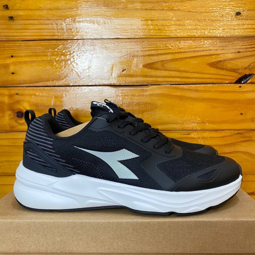 2 VARIASI WARNA SEPATU DIADORA PRIA DIADORA HUKUMO  NAVY & BLACK MAN ORIGINAL COD SNEAKER SPORTY RUN