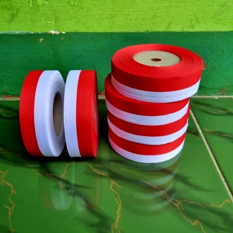 

Pita satin Merah Putih ukuran 1 inch {2,5cm}