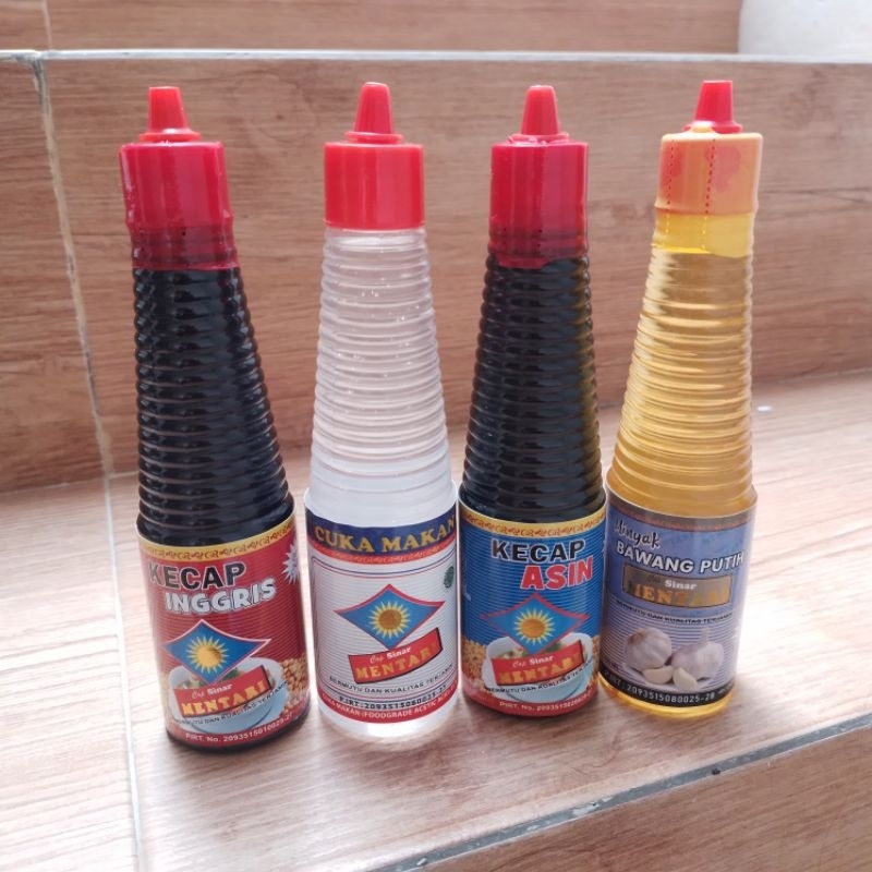 

kecap tambahan sajian bakso [ cuka, kecap asin, kecap inggris, minyak bawang putih]