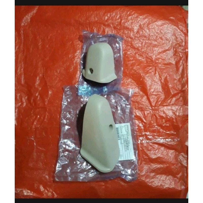 Cover baut jok belakang/baris ketiga innova 2009-2015 sebelah kanan set 2pcs original