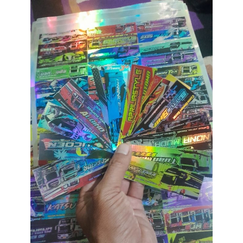 

Stiker bus basuri sjm,albino campur original 1lembar isi 30 pcs