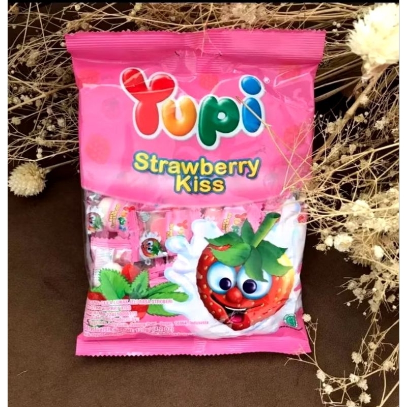 

YUPI STRAWBERRY KISS | PERMEN YUPI STRAWBERRY KISS | YUPI KISS | YUPI LOVE