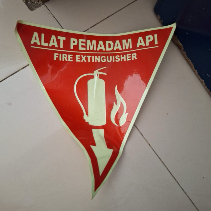 

Stiker penunjuk APAR skotlight segitiga
