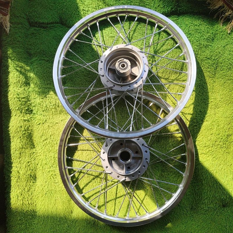 Velg Astrea grand/legenda ring 17 Rossi
