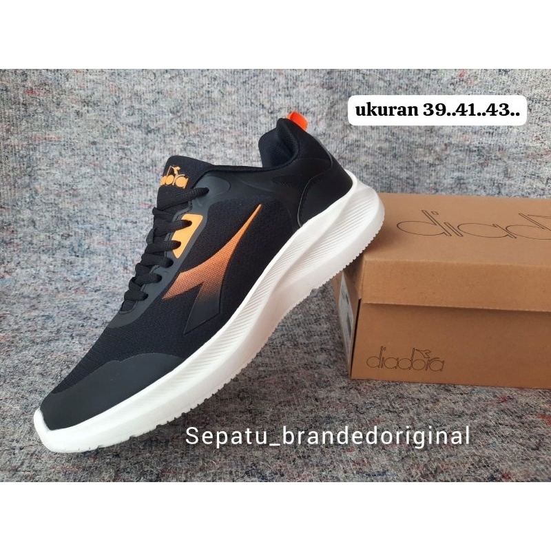 sepatu sekolah branded original sepatu sport kerja diadora harun hitam polos