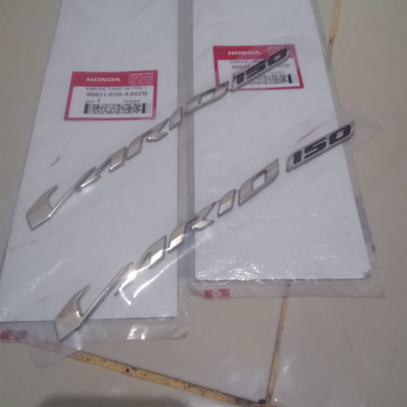 emblem logo tulisan vario 150 warna gold emas original honda sepasang