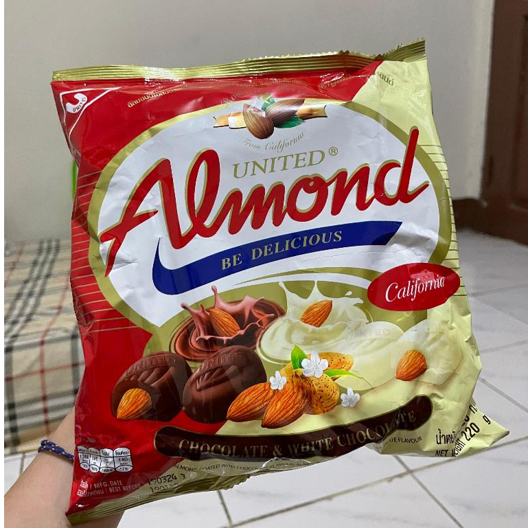 

READYSTOK CEMILAN COKLAT UNITED ALMOND CHOCOLATE ORIGINAL FROM THAILAND