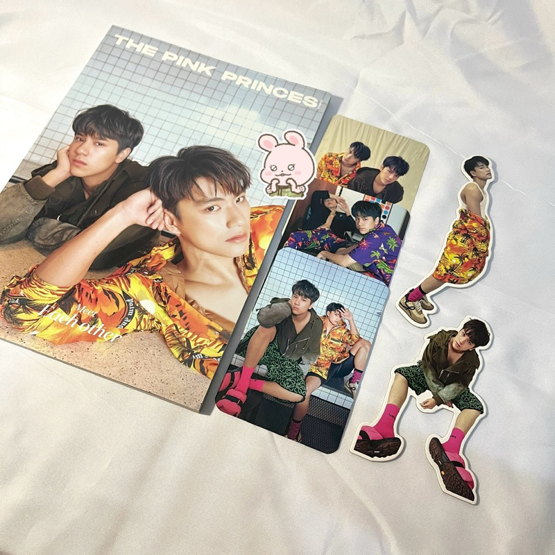OhmNanon Pink Princes Magazine & Photocard