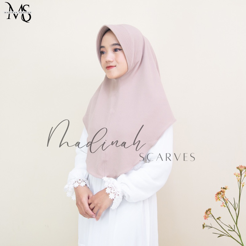 Jilbab Bergo Instan Pet Antem Snow Knit Oval Premium Ukuran M