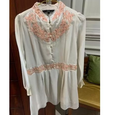 Preloved Atasan Baju wanita lebaran warna Putih size L