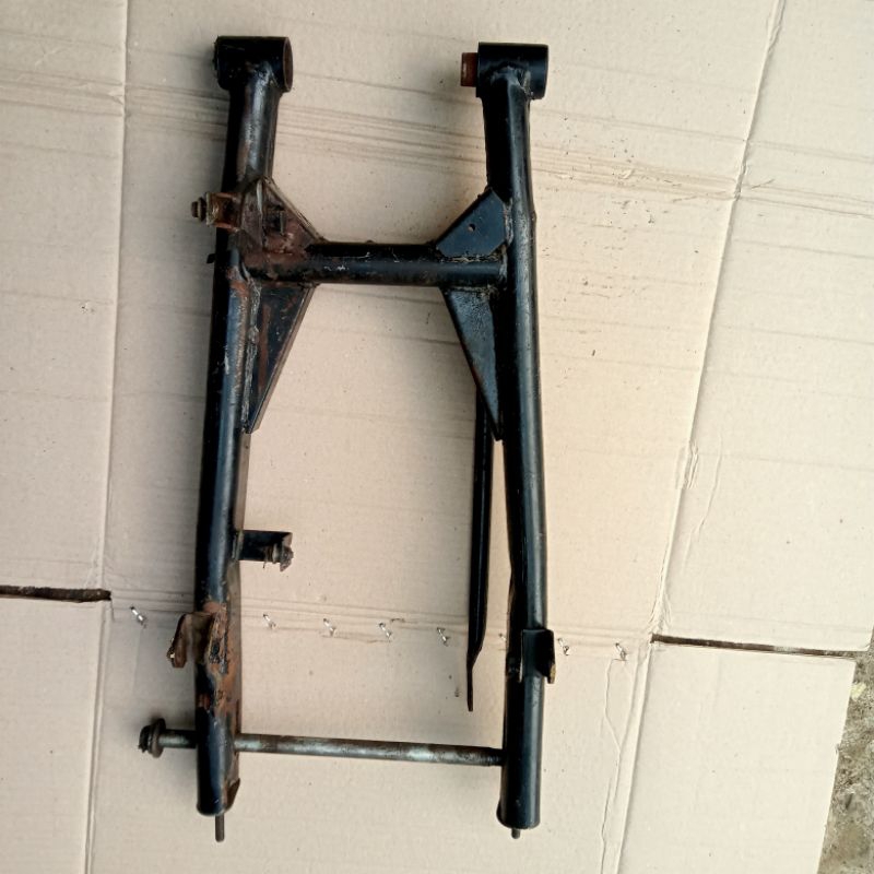 swing arm bajaj Pulsar CC 200/180.sasis belakng bajaj Pulsar asli ori copotan