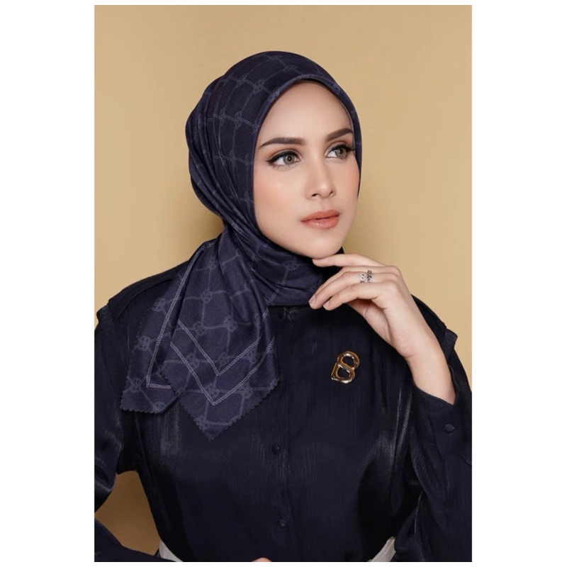 Syari / Jumbo Hijab / Jilbab Segiempat Decorda Series Motif Buttonscarves Lasercut Titik 3