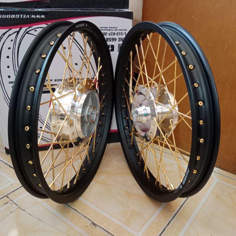 Velg Jari Jari Ring 17 Tersedia Ukuran 140 - 215 Velg Rossi Khusus Untuk Motor Vixion Old Warna Velg