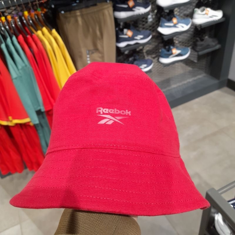 Topi Reebok
