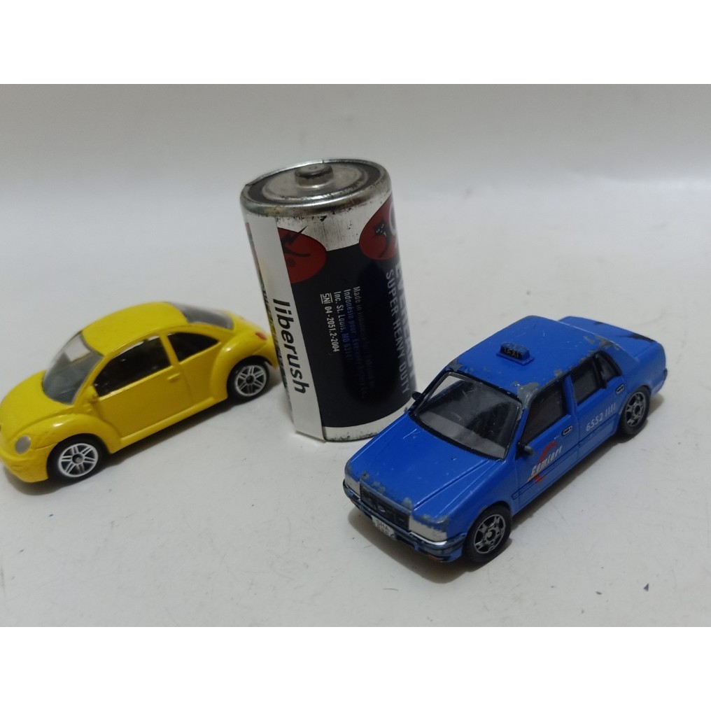 diecast realtoy toyota crown taxi international airport , realtoy volkswagen new bettle public vehic