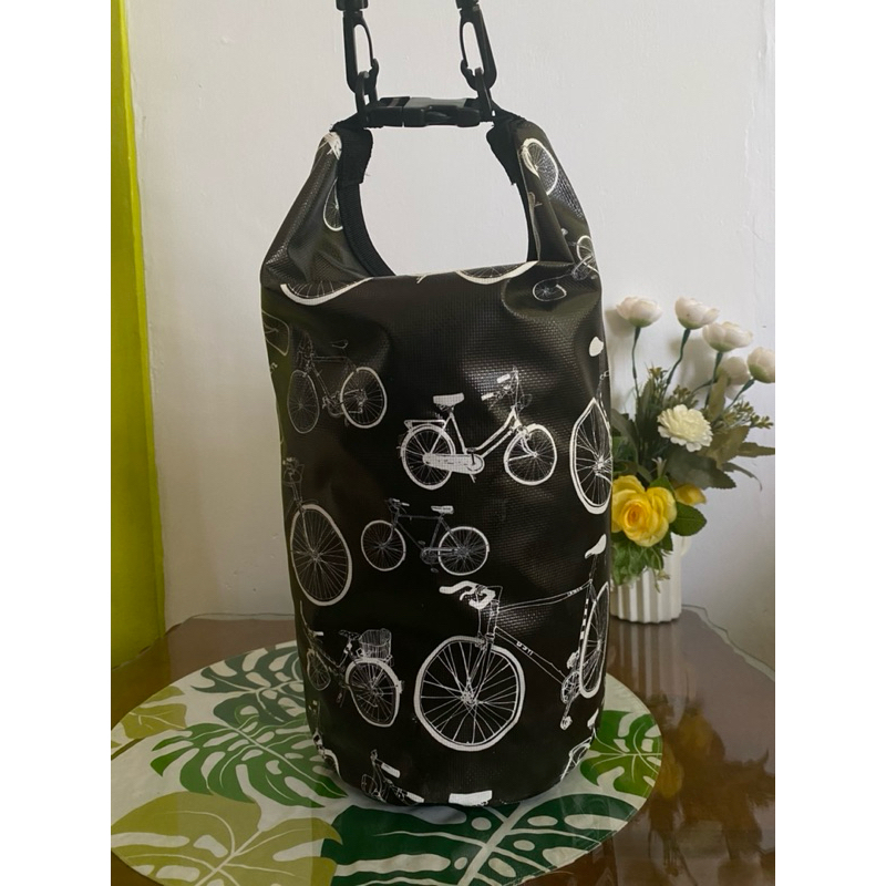 Dry bag tas bersepeda olahraga renang sling bag shoulder bag preloved