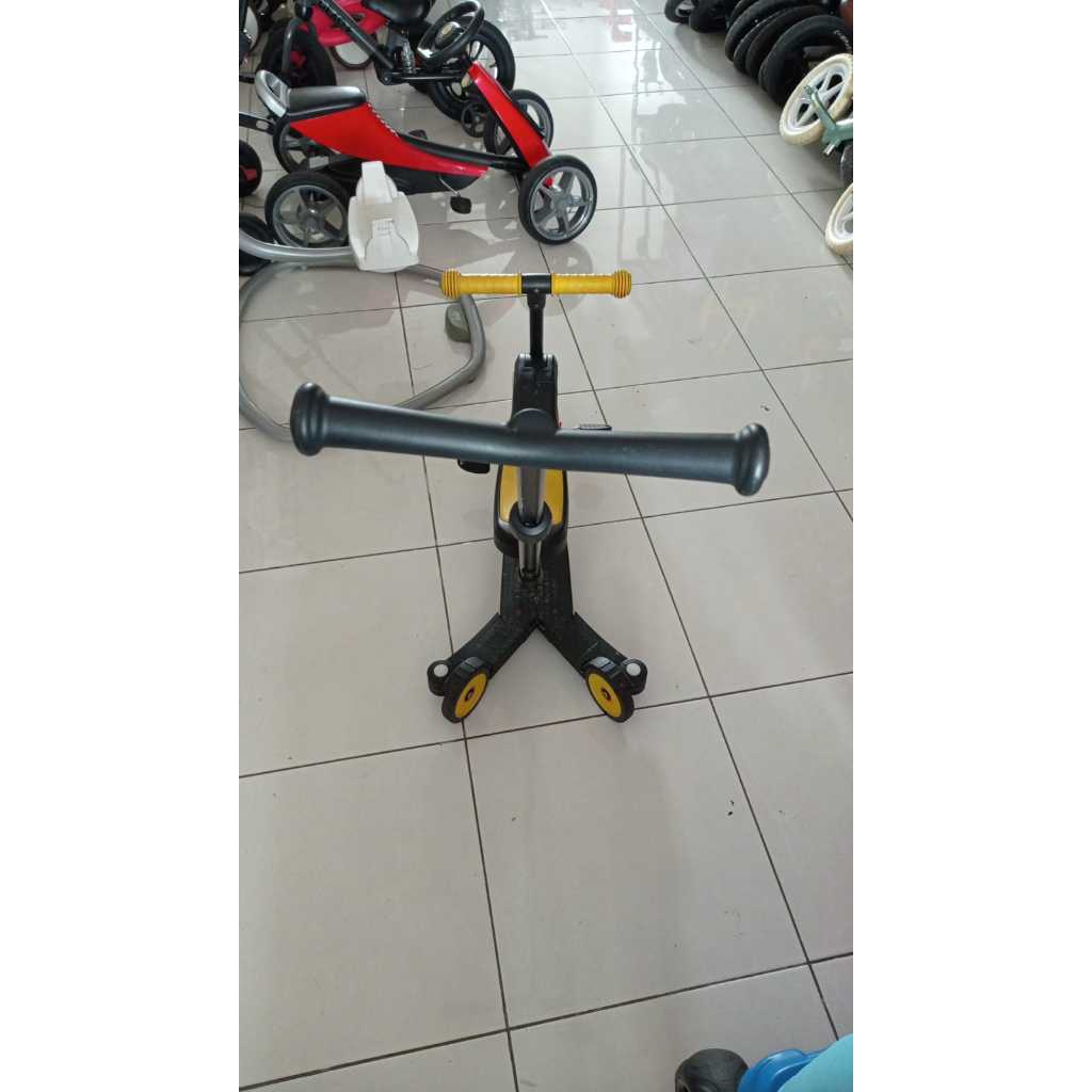 PRELOVED Jabodetabek Only - Bebehoo 5 in 1 Kids Scooter With Handle – Yellow