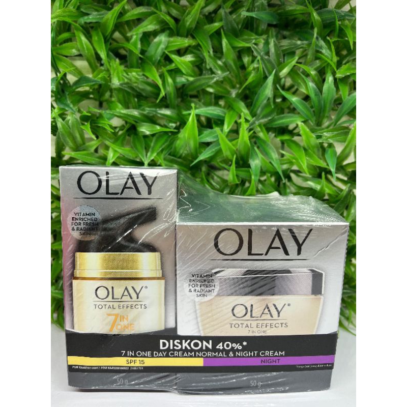 Paket Olay Total Effects 7in1 Day Cream SPF 15 - 50 gr + Night Cream 50gr