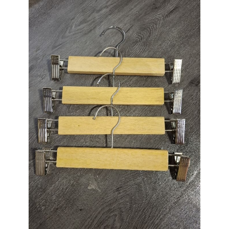 hanger jepit impor [perpcs] // hanger jepit termurah // jepit besi // jepit levis  // hanger celana 