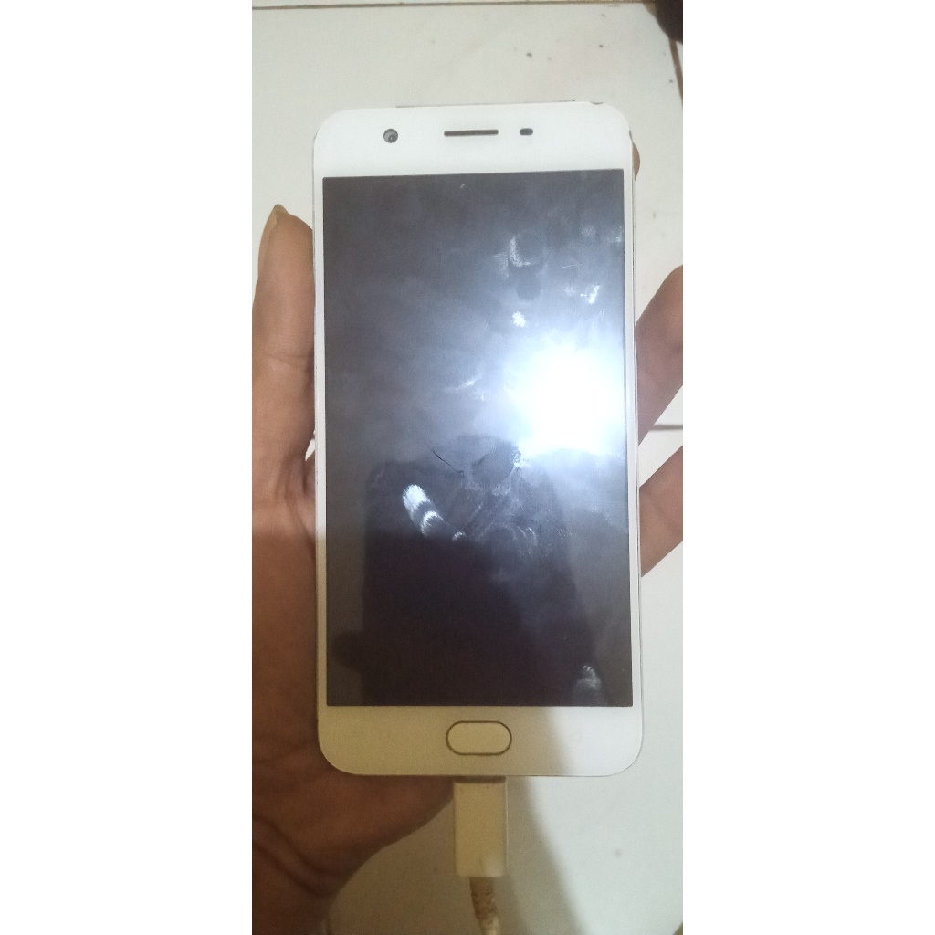 HP OPPO A57 RAM 3/32 MATOT lagi di cas