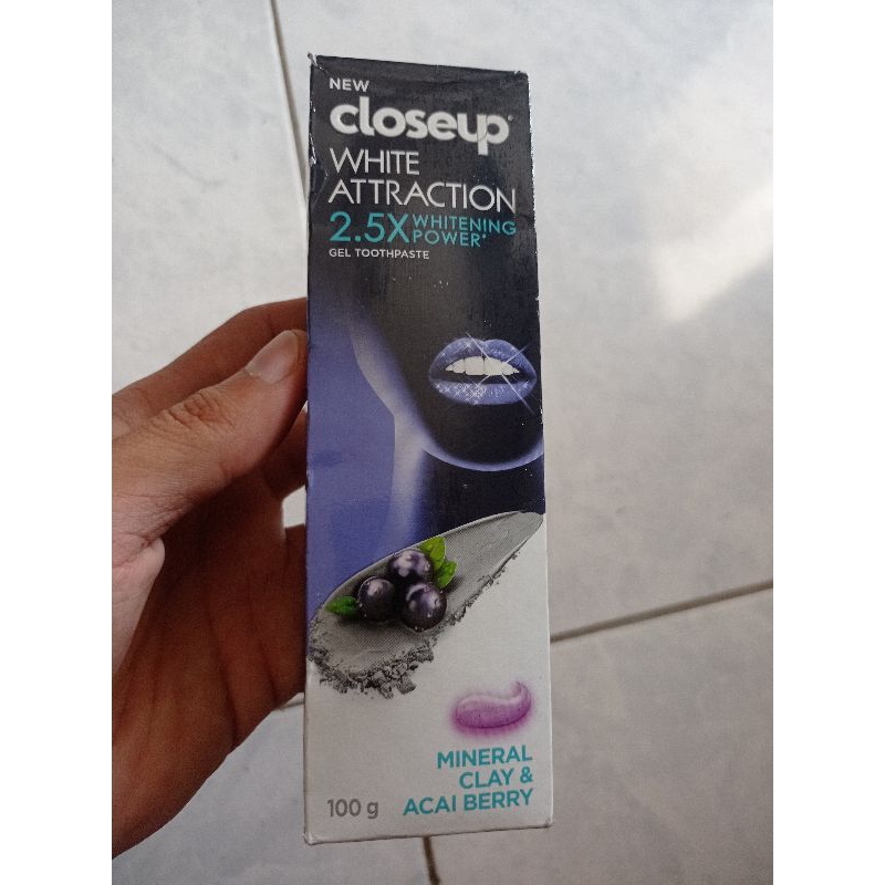 closeup white attraction 100g
