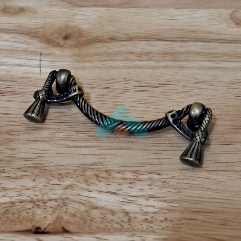 handle tarikan knop laci pintu lemari klasik