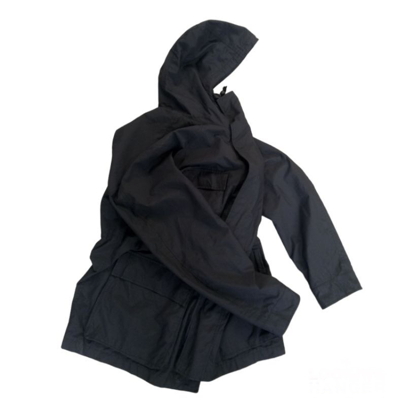 Jaket Outdoor / Gorpcore Uniqlo & Daiz