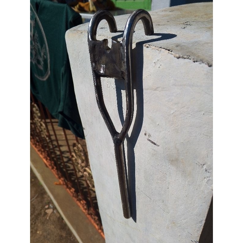 alat penekuk besi bangunan ceker ayam simple