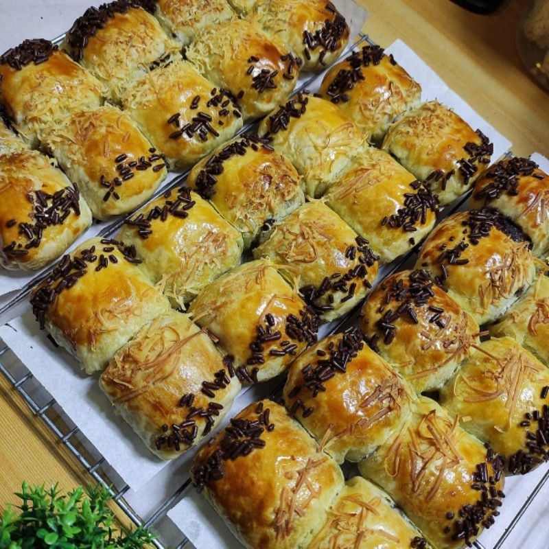 

Bolen Pisang Coklat 1 Box Isi 10 Pcs Bolpis Pastry Strudel