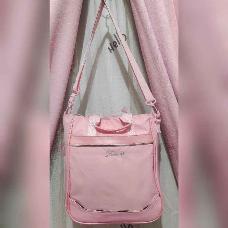 tas tote sling bag wanita. tas sling bag DAKS. tas nilon nylon preloved