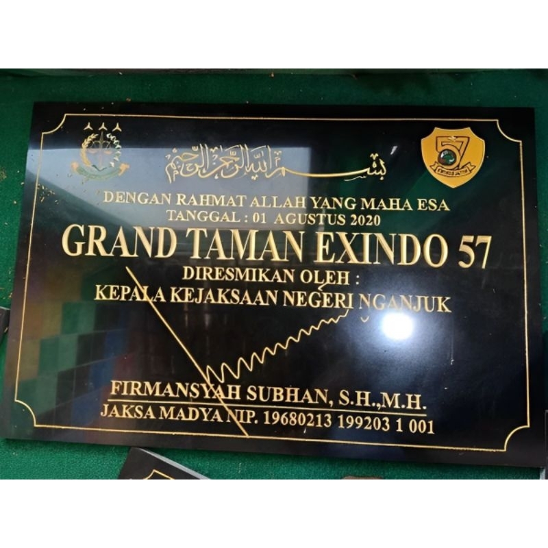 

Papan Nama Granit