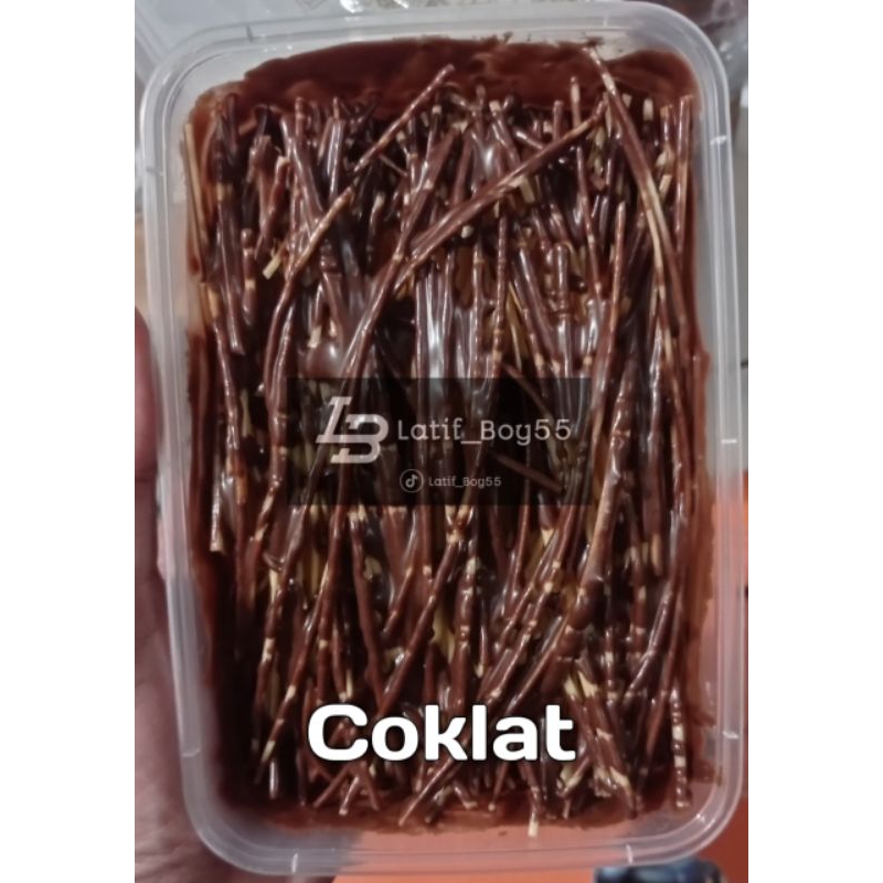 

Mie Lidi Lumer (Coklat) Renyah dan tidak keras (Box 500ml)