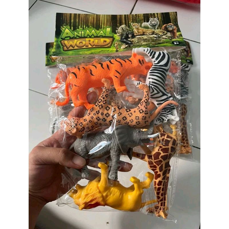 Mainan Miniatur Hewan Buas / Mainan Anak Karet SNI