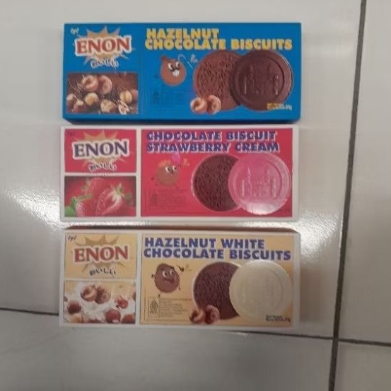 

Enon biskuit Hazelnut White Chocolate / Hazelnut Chocolate / Strawberry cream 84gr
