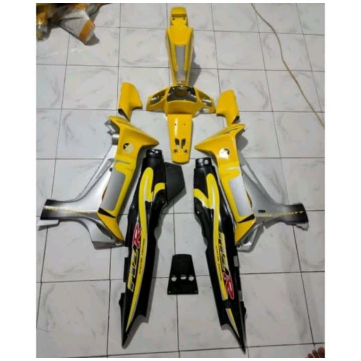 TERLARISSCOVER BODY FULLSET BODI HALUS FULL SET YAMAHA FIZR FIZ R  + STIKER STRIPING WARNA HITAM KUN