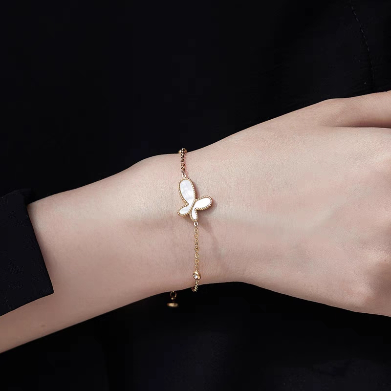 Gelang Titanium Wanita Kupu-Kupu Putih Gelang Tangan Wanita Korea Style