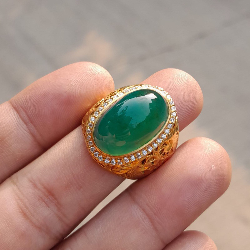 BACAN GULAU GIWANG KRISTAL, BACAN HQ, BATU BACAN