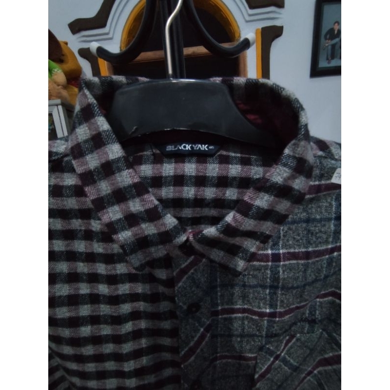 Kemeja vintage BLACK YAK