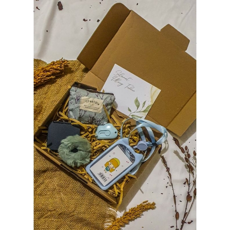 

HAMPERS BOX BOX HADIAH dus box gift box rustic box kado ulang tahun bungkus kado unik