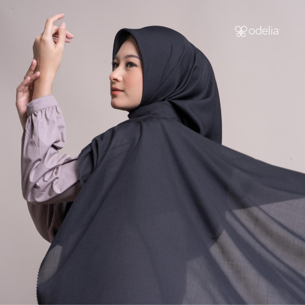 Odelia - Black ( Seanna Voal Lux ) | Hijab segi empat I Jilbab segi empat I Kerudung segi empat polo