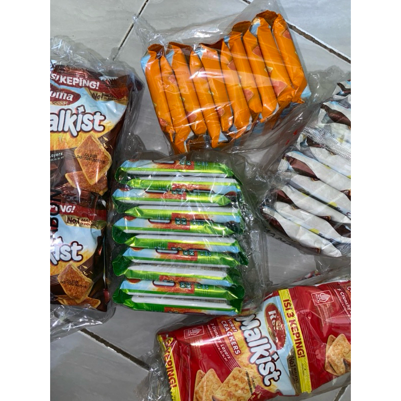 

Malkist Aneka Rasa 1 renteng (isi 10)