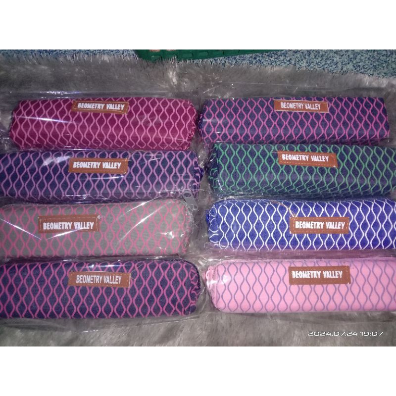 

Nizam(NH)TEMPAT PENSIL LUCU/TEMPAT PENSIL MOTIF SALUR