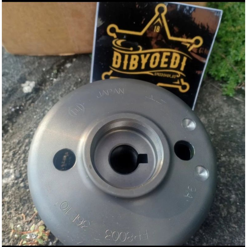 Magnet RM 125 Original Suzuki Made in japan Magnet Rotor RM 125 Japan ( NOS )