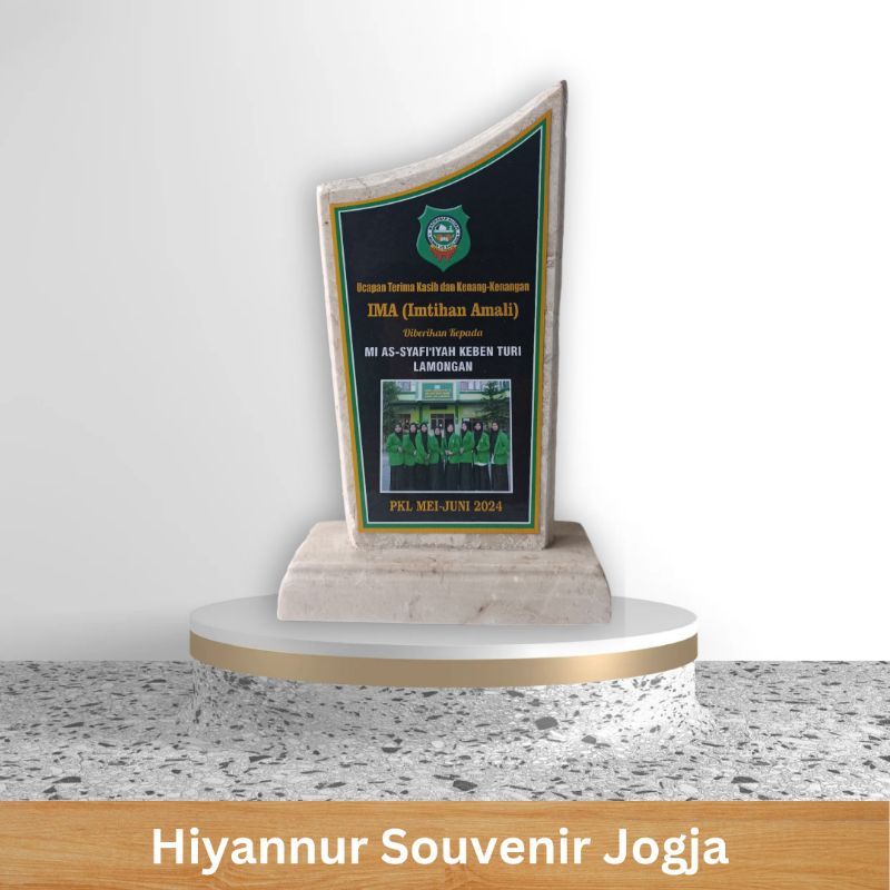 Vandel Marmer Untuk Kenangan Kegiatan Mahasiswa PKL KKN dan Wisuda