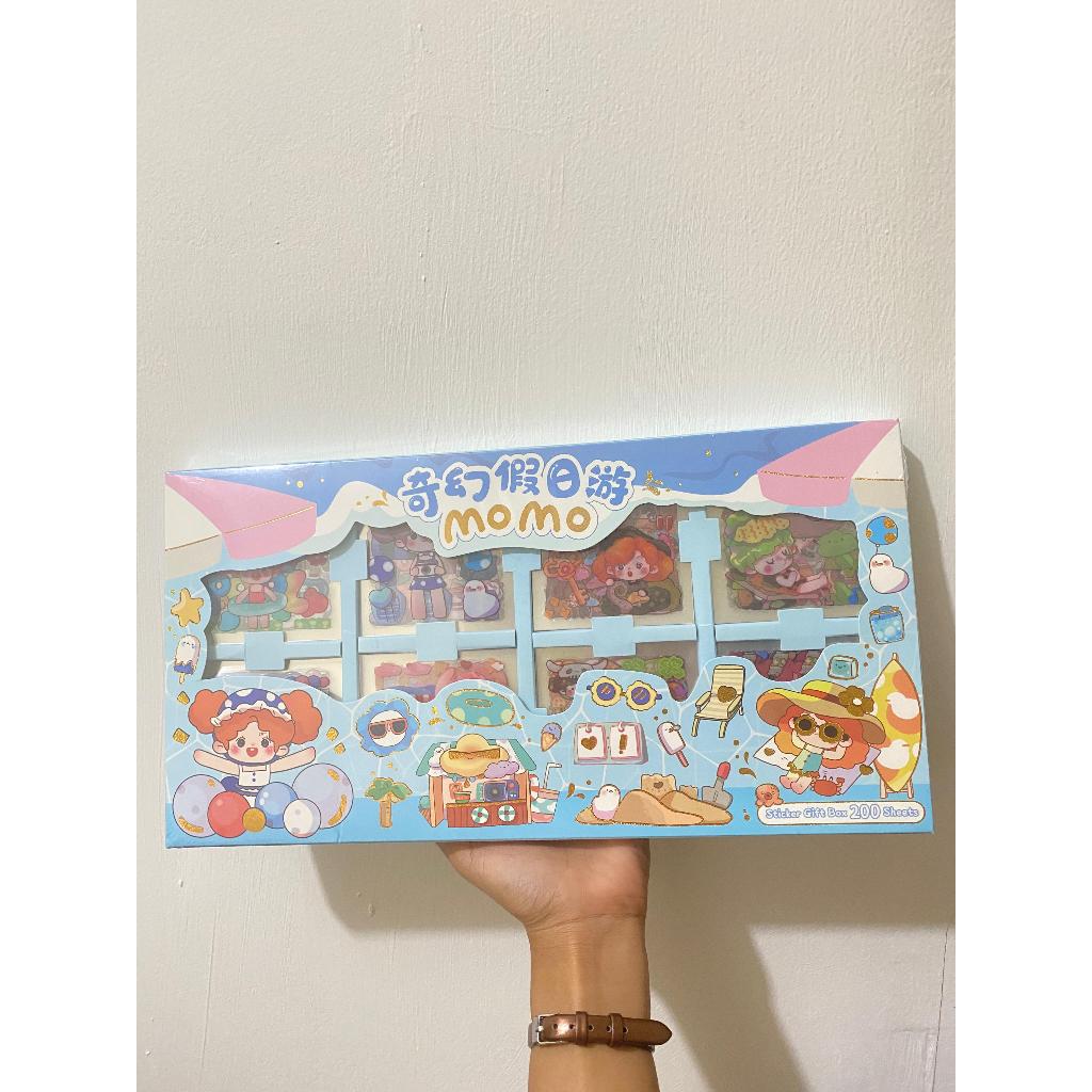 

Stiker Nono Momo Cici Sticker Momo Isi 200 Lembar PVC 1 Box 4 warna Sticke Anak Gambar Kartun Lucu